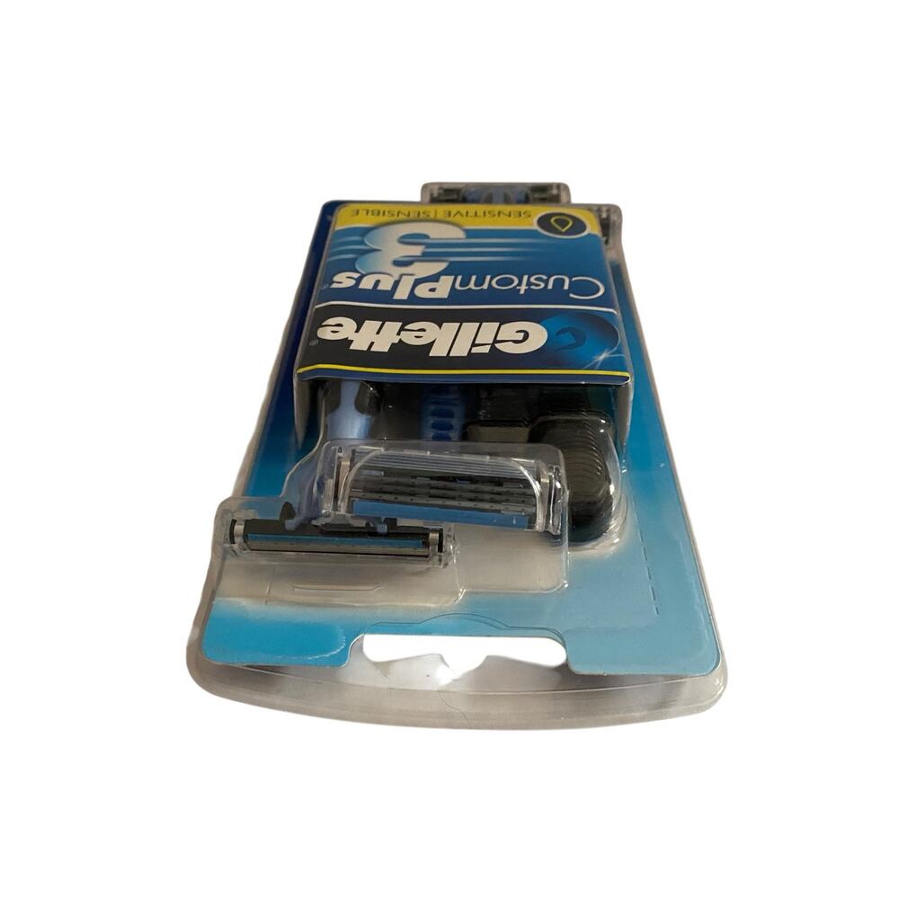 Gillette Custom Plus 3 Sensitive Mens Disposable Razors 4 Count New Triple Blade - Picture 10 of 10